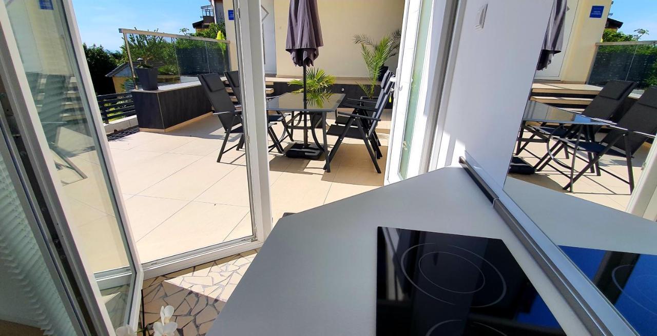 Jacuzzi Penthouse Apartment Matulji Exterior photo