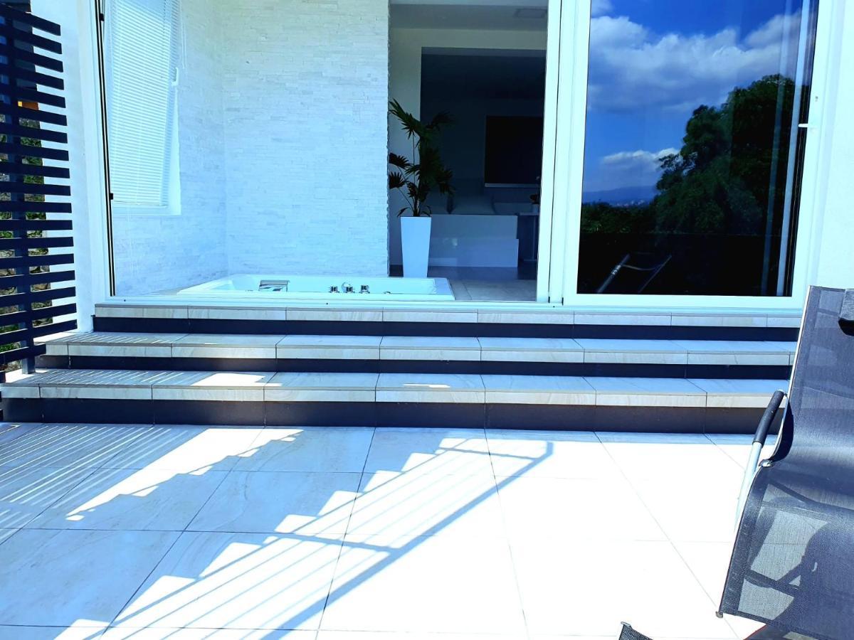 Jacuzzi Penthouse Apartment Matulji Exterior photo